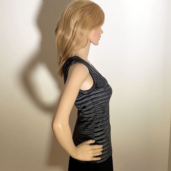 M MISSONI V-Neck knit Tank Top Black and White. XS. Like New. - Picture 2 of 5